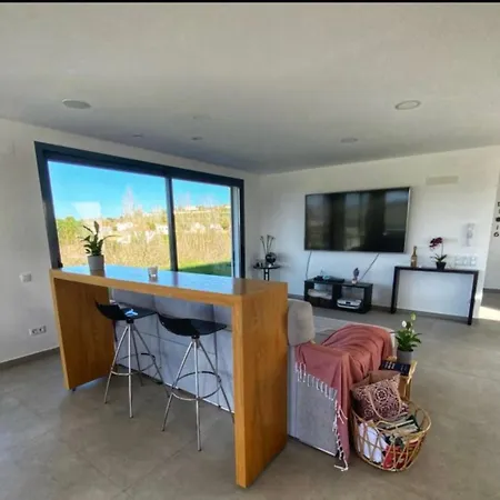 Σπίτι διακοπών Bungalow, Gated, Fruit Tress, Private Pool, Peaceful *